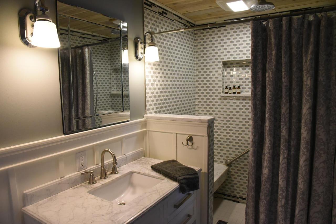 Les Chambres Roses West Kelowna Εξωτερικό φωτογραφία