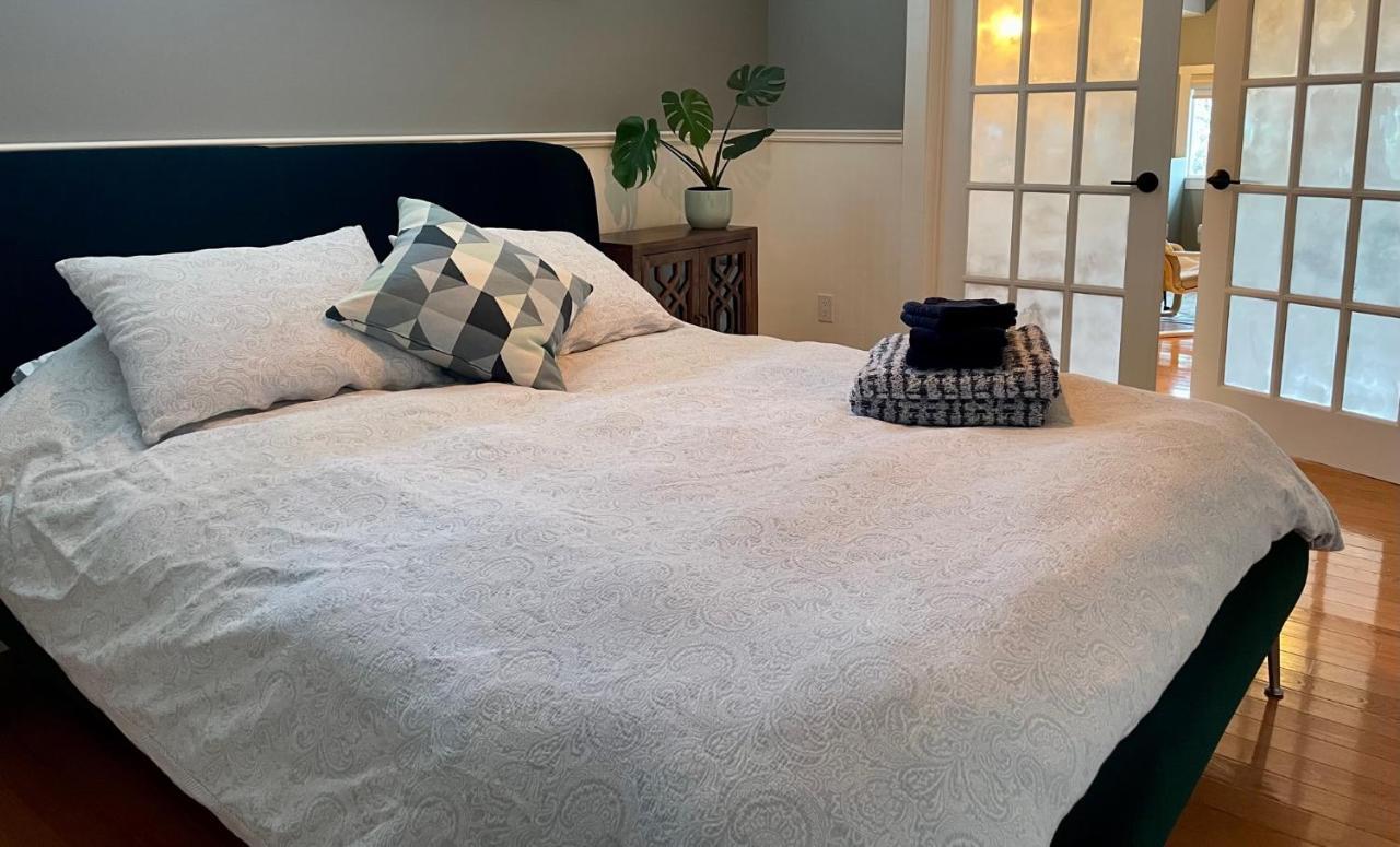 Les Chambres Roses West Kelowna Εξωτερικό φωτογραφία