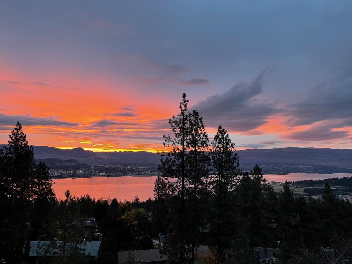 Les Chambres Roses West Kelowna Εξωτερικό φωτογραφία