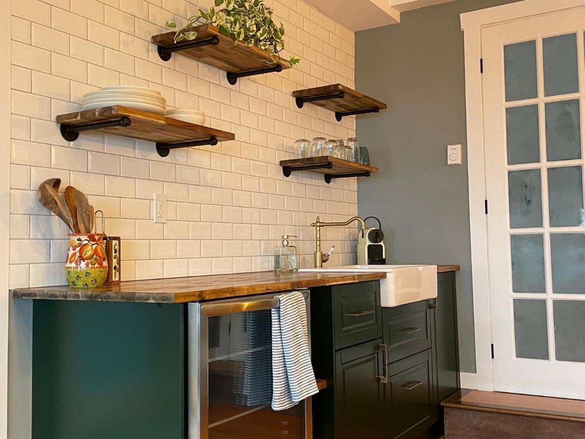 Les Chambres Roses West Kelowna Εξωτερικό φωτογραφία