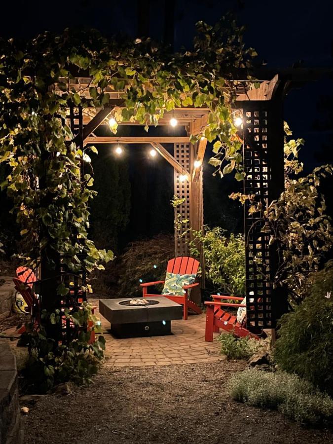 Les Chambres Roses West Kelowna Εξωτερικό φωτογραφία